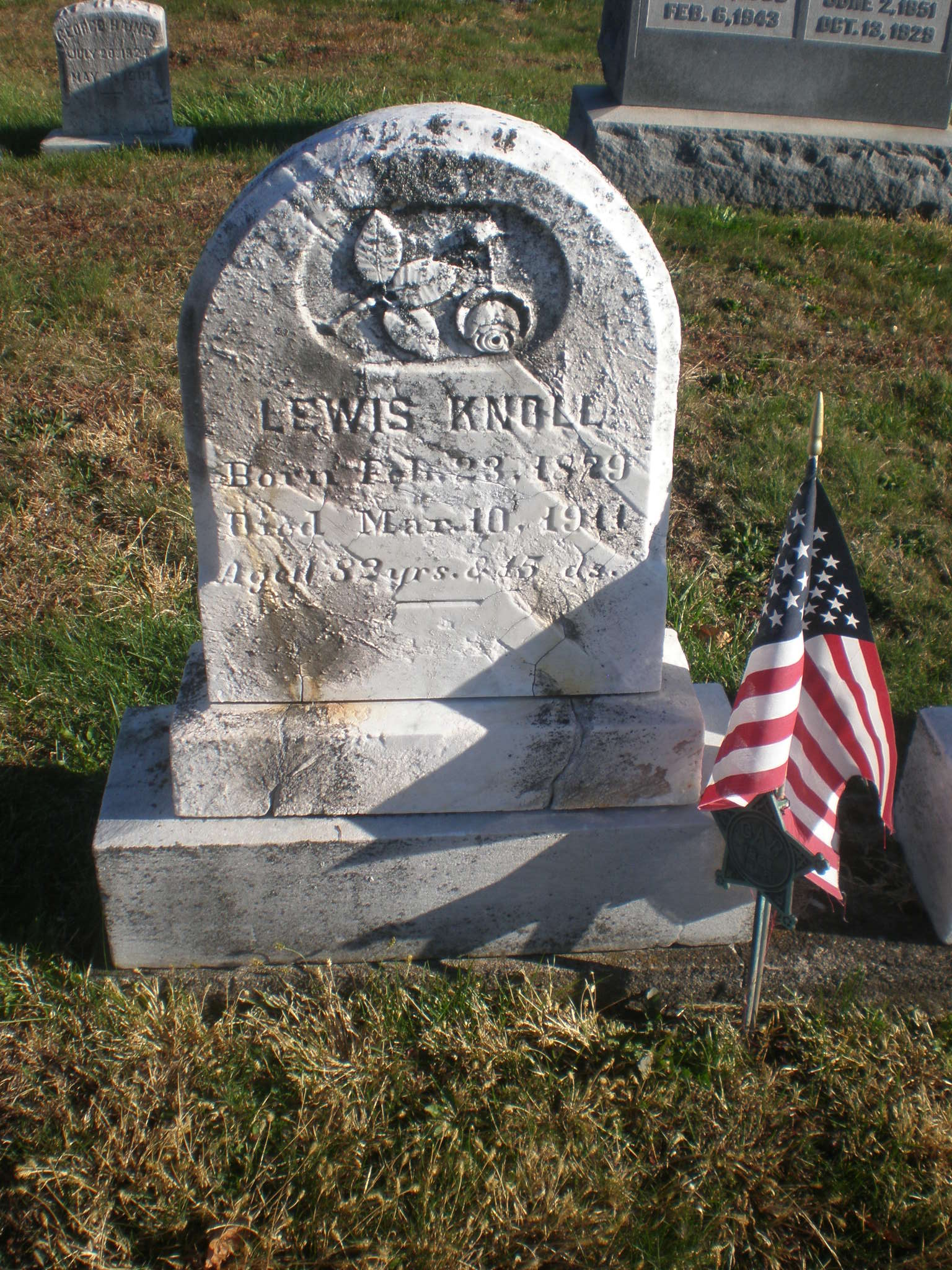 Headstone, Lewis Knoll